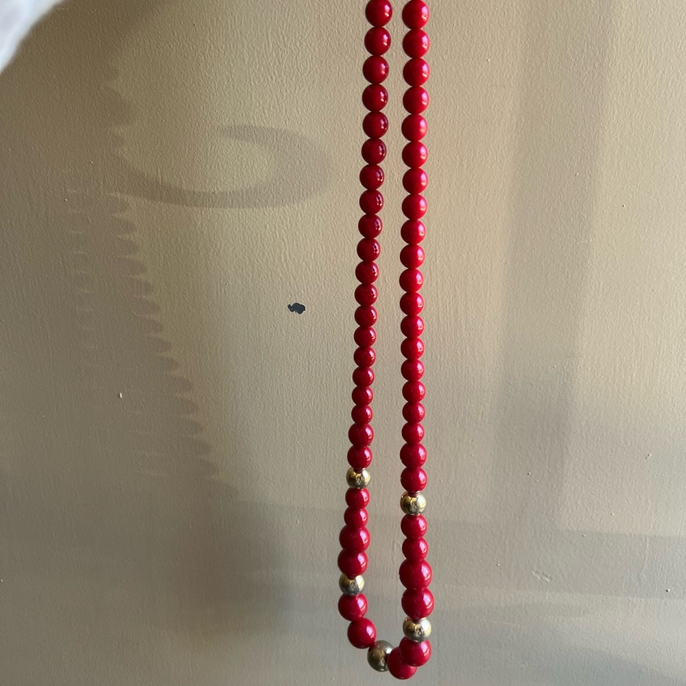 Vintage Elegant Red and Gold Beaded Necklace - Picture 7 of 7